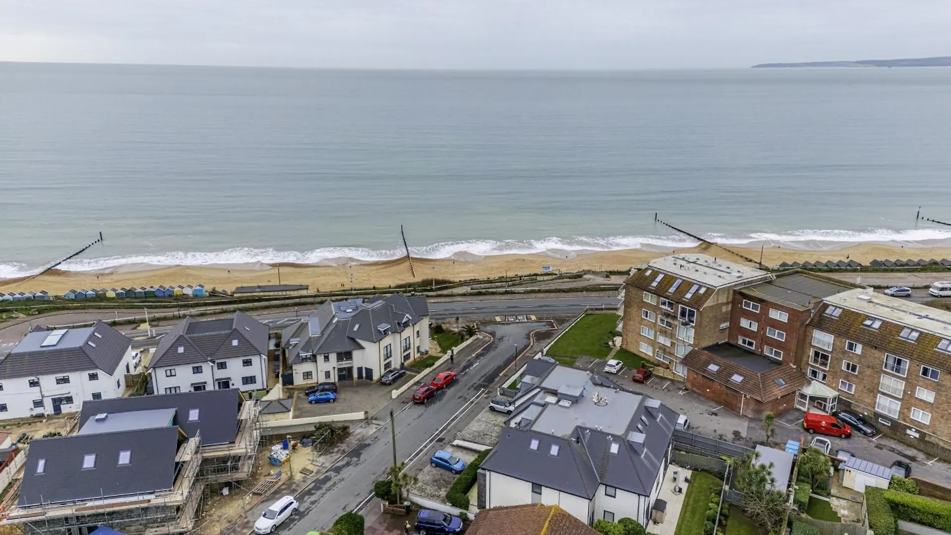 Holiday home Beach Front Getaway - Luxury Apt With Large Garden Bournemouth