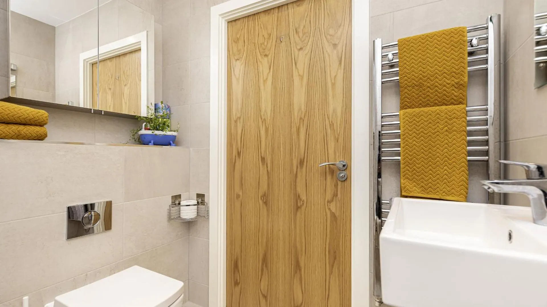 Holiday home Beach Front Getaway - Luxury Apt With Large Garden Bournemouth United Kingdom