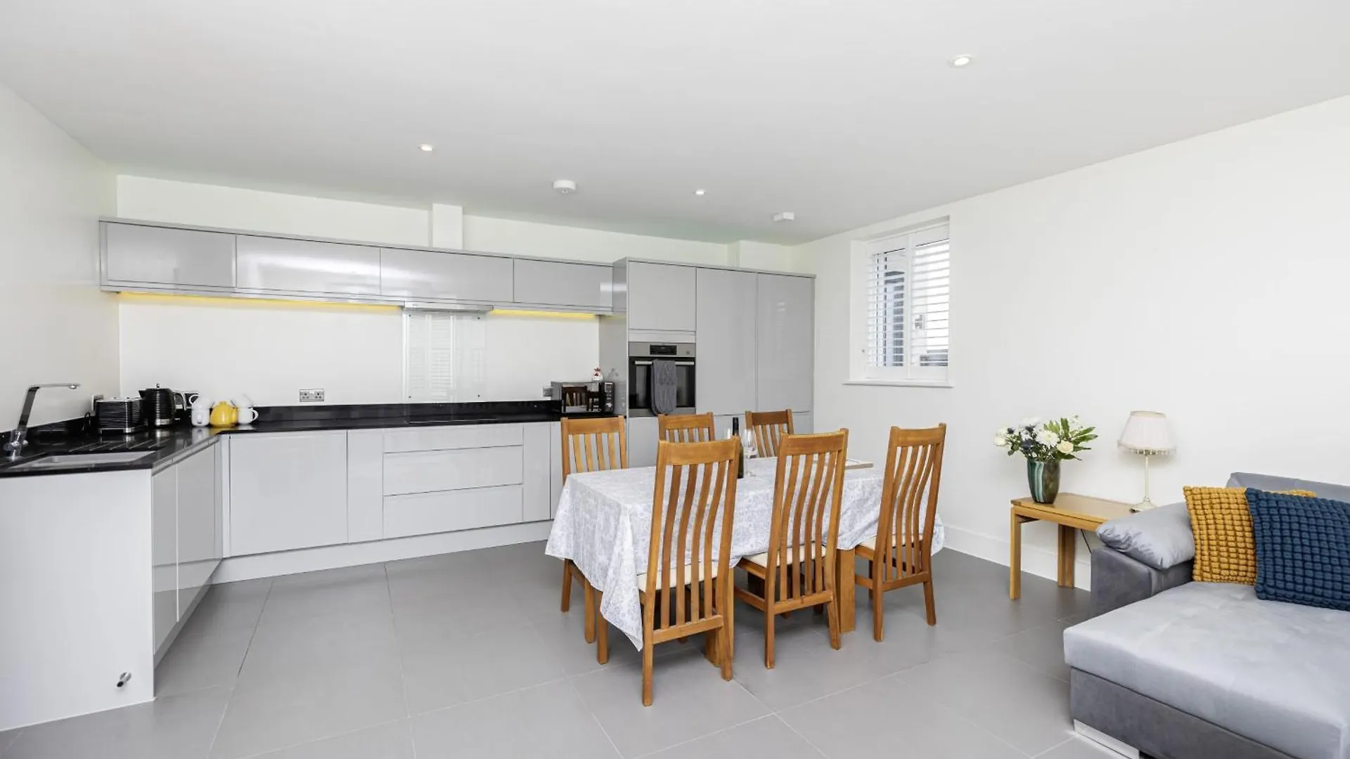 Holiday home Beach Front Getaway - Luxury Apt With Large Garden Bournemouth