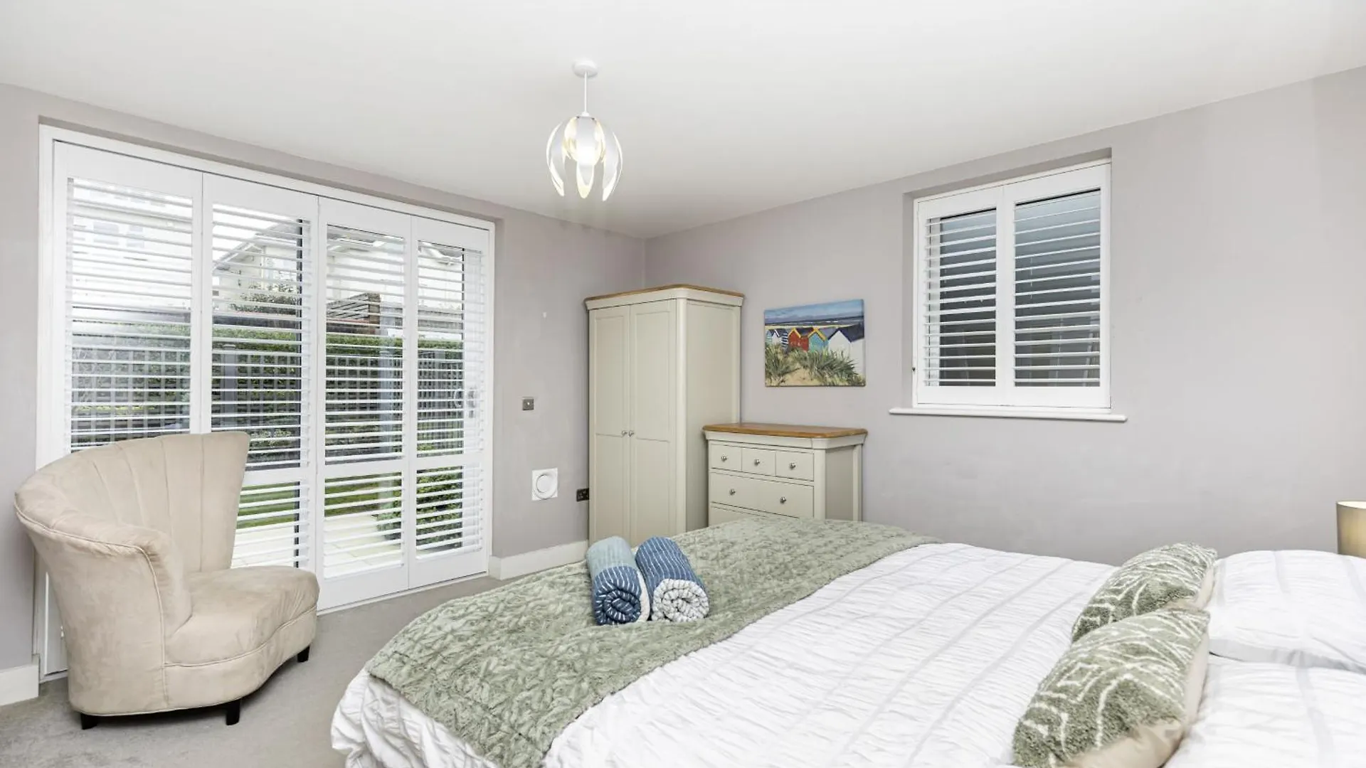 Holiday home Beach Front Getaway - Luxury Apt With Large Garden Bournemouth