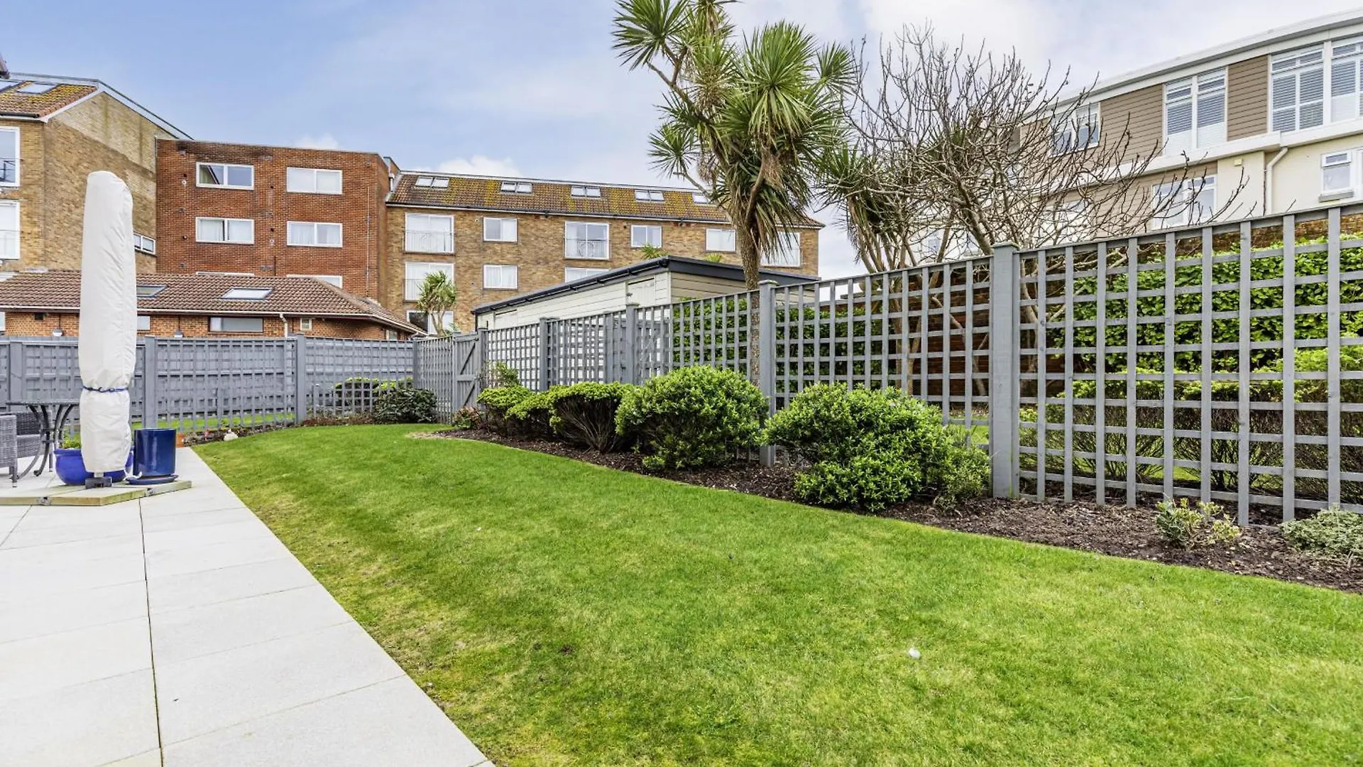 Beach Front Getaway - Luxury Apt With Large Garden Bournemouth United Kingdom