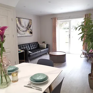 Holiday home 6mins From Beach, Free Parking, Bournemouth