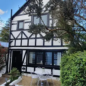 Holiday home Secluded 10mins Walk To, Bournemouth