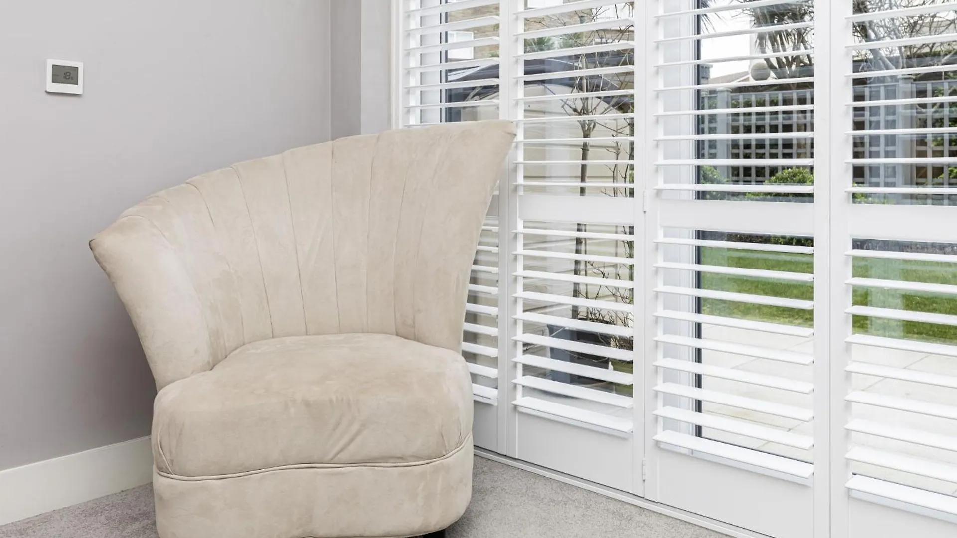 Beach Front Getaway - Luxury Apt With Large Garden Bournemouth 0*,  United Kingdom